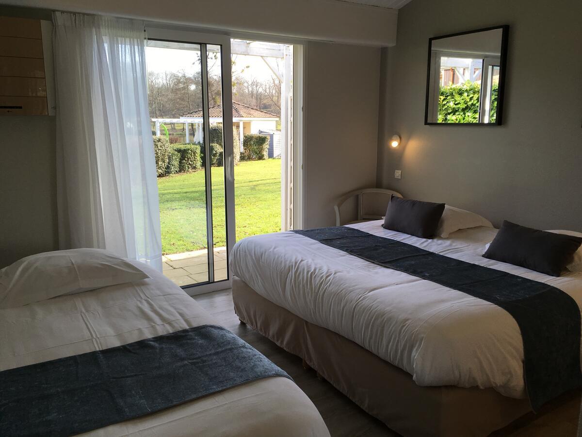 Logis Hotel Val De Vienne Le Vigeant 외부 사진