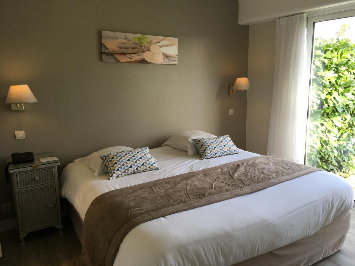 Logis Hotel Val De Vienne Le Vigeant 외부 사진