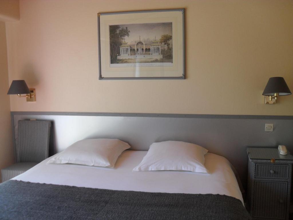Logis Hotel Val De Vienne Le Vigeant 객실 사진