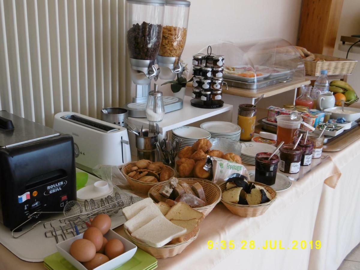 Logis Hotel Val De Vienne Le Vigeant 외부 사진