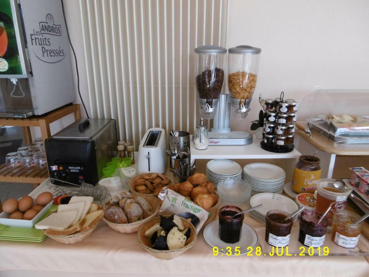 Logis Hotel Val De Vienne Le Vigeant 외부 사진