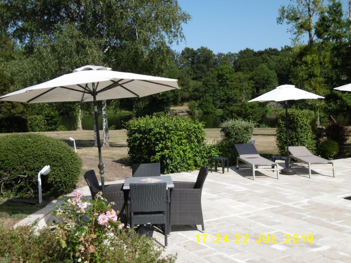 Logis Hotel Val De Vienne Le Vigeant 외부 사진