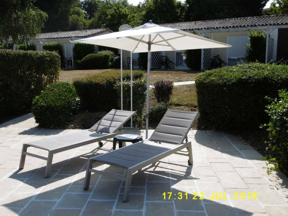 Logis Hotel Val De Vienne Le Vigeant 외부 사진